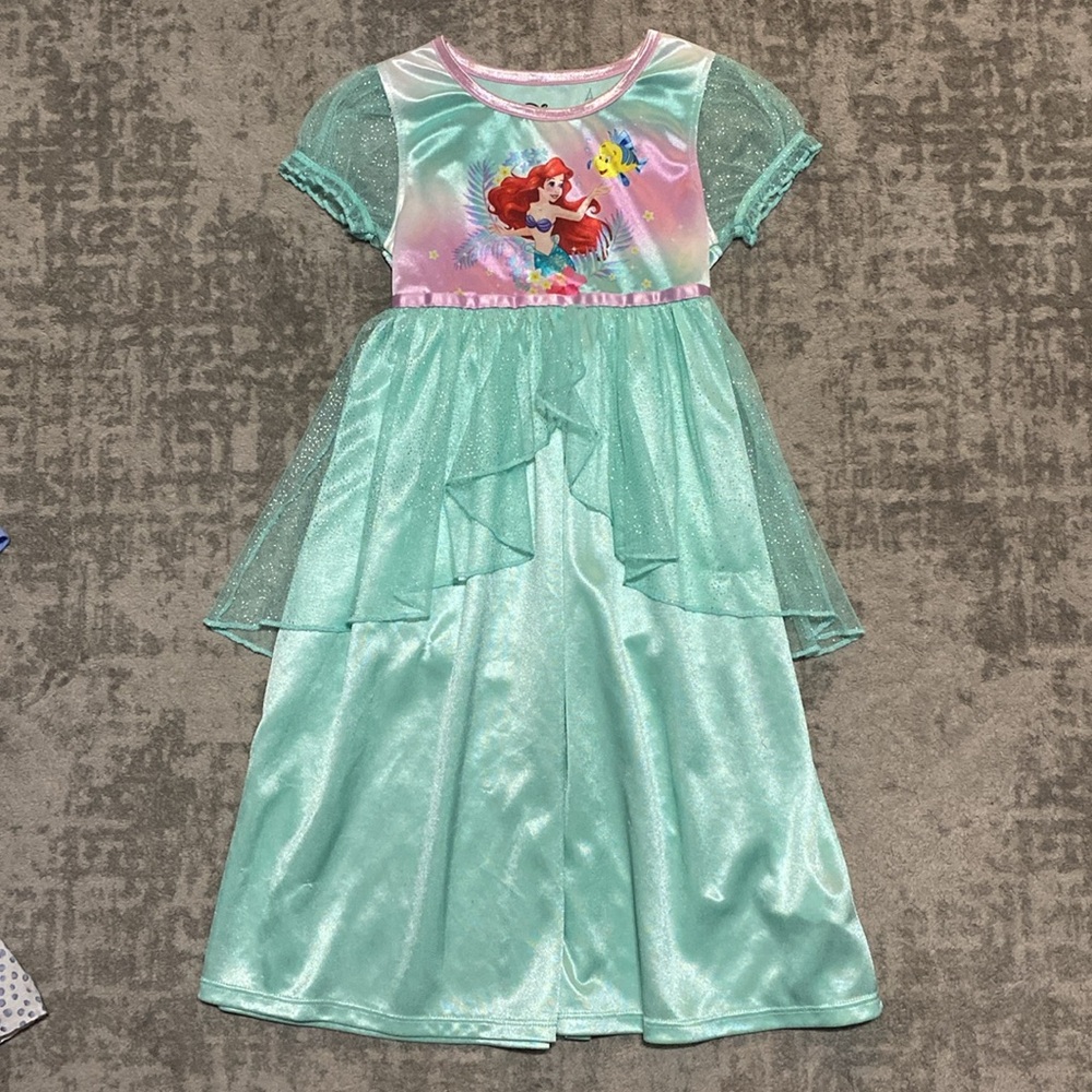 🔥4/20! Bundle of 3 girls dresses, size 4T - Picture 7 of 10